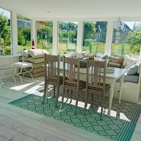Bossis Hus Apartment *